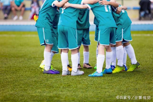 东契奇赛前热身惊艳砸板扣篮，引发队友惊叹
